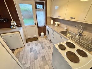 Kitchen- click for photo gallery